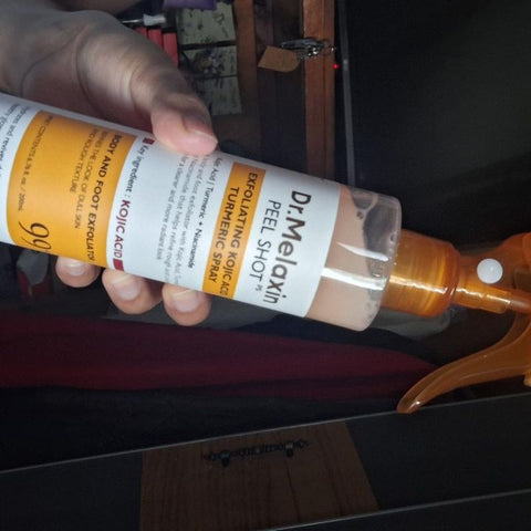 Foto de la reseña de ale_sf_99: la botella en su mano