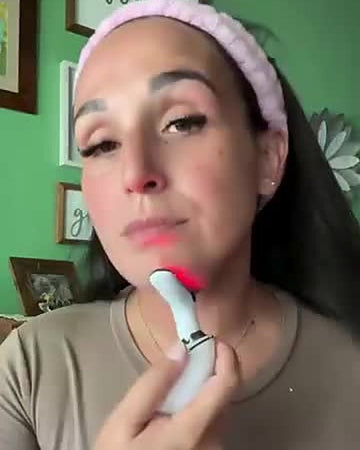 Clienta usando LiftGo con la luz roja