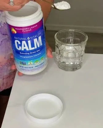 Foto de Verónica: el tarro con un vaso y una cuchara
